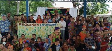 Un grupo de personas en un evento

Descripción generada automáticamente